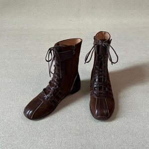 Bottes à lacets vintage pour femmes, style rétro en cuir, bout rond, talon épais, bottes plateforme modernes pour femmes, semelle épaisse en cuir - Product Image 1