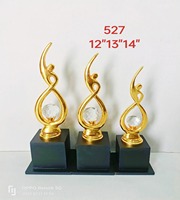 Médailles de sport faites à la main Plaques nouveau trophée de football et de basket-ball en cristal personnalisé or métal prix MDF Base pour le cricket