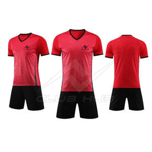 Uniforme de fútbol de nuevo estilo personalizable servicio del OEM del diseño personalizado del desgaste del fútbol de la llegada - Product Image 1