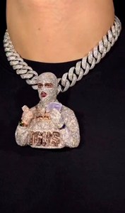 จี้เพชรโมอิสซาไนต์แบบฝังเพชรสำหรับผู้หญิง รุ่น Tishya  ทำจากเงินแท้ 925 ชุบทองคำขาวและทองคำ  สไตล์ฮิปฮอป - Product Image 3