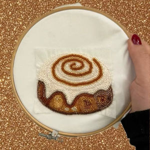 กระเป๋าปักลูกปัดเม็ดเล็กสไตล์ดีไซน์เนอร์พร้อมลูกปัด - Product Image 1