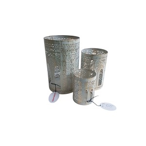 Vente en gros Bougeoir en métal en forme de cylindre fait à la main avec un design vintage pour hôtels et restaurants pour décorations de Noël - Product Image 1