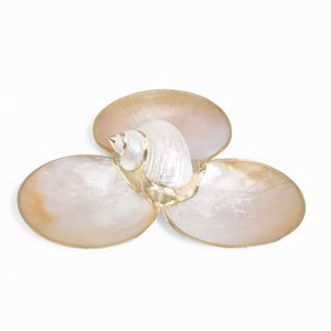 Assiette à caviar artisanale en nacre pour servir le caviar et la mise en scène de table de luxe en provenance du Vietnam - Product Image 3