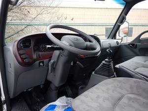 Camión Volquete Hyundai HD65 3.9 L Blanco 2025 para Carga con Transmisión Manual, Ruedas de Acero, Motor Diésel y Asientos de Tela - Product Image 2