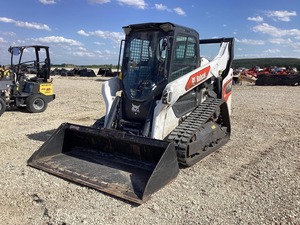 Cargadora de Ruedas Bobcat T76 2023 con Motor Caterpillar, Carga Nominal de 5 Toneladas, Bomba Hidráulica TCM y Accesorio de Cucharón - Product Image 1