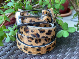 Cinturón de piel con hebilla duradera, Cinturón de piel con estampado Animal hecho a mano - Product Image 4