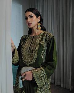 Salwar Kameez vert chinon tendance avec fonction séchage rapide pour les occasions de mariage et de fête pour femmes indiennes/pakistanaises - Product Image 2