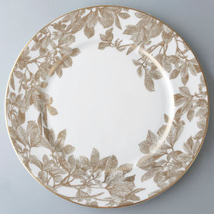 Elégante assiette de chargement en bronze fini idéale pour les banquets et les célébrations de l'Inde. - Product Image 4