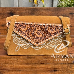 Sac à bandoulière en cuir suédé usiné à la main pour femmes à la mode personnalisable sac à bandoulière pochette en cuir véritable de haute qualité - Product Image 1