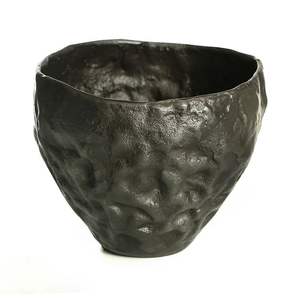 Modern European Design Home Decorative <b>Textured</b> Irregular Shape Metal Flower Vase Fancy Design with Customization Available - Product Image 4