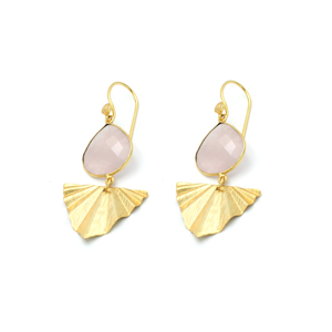 Pendientes colgantes de corazón de cuarzo rosa de latón DUA al por mayor | Joyería de boda de moda chapada en oro de 18 quilates hecha a mano | Proveedor indio para mujeres - Product Image 1