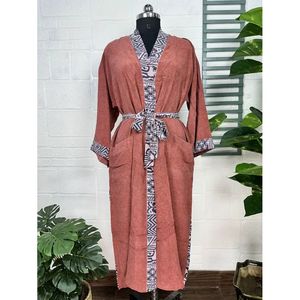 Kimono Vintage de Crepé de Seda, Ligero y Lujoso, Bata Suave y Cómoda, Regalo Perfecto para Mujer, para Usar por la Noche, Tejido para Primavera - Product Image 1