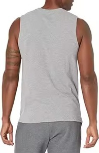Camiseta de entrenamiento atlético sin mangas gris claro para hombres, perfecta para entrenamientos y ropa informal - Product Image 5