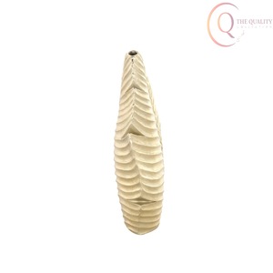 Vase de table en métal artistique avec un design accrocheur, parfait pour les maisons modernes et les espaces intérieurs élégants - Product Image 5