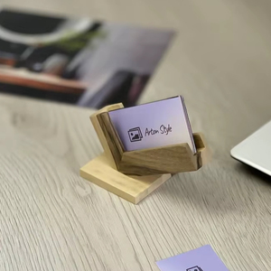 Tarjetero de Madera Minimalista Moderno para Tarjetas Bancarias, Estuche Delgado para Tarjetas de Crédito de Madera Natural - Product Image 1