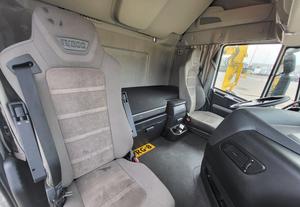 Tracteur Iveco Stralis 460 E6 4X2 d'occasion 2013, super propre, avec transmission automatique, plus de 450 ch, capacité de charge de 31-40 tonnes - Product Image 6