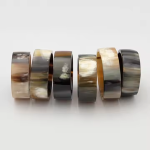 Rond de serviette élégant en corne naturelle, fabriqué à la main, décor de table rustique unique, parfait pour les mariages, les dîners et les vacances - Product Image 1