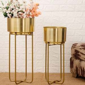 Maceta de Metal de diseño antiguo y moderno, macetas y jardineras antiguas con revestimiento de polvo esmaltado con soporte dorado personalizado para hoteles - Product Image 2