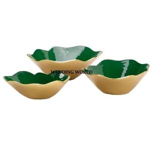 Ensemble de trois bols à fruits en métal écologiques, luxueux, élégants, faits à la main, multi-usages, classiques, élégants, décoratifs, neufs - Product Image 1