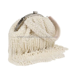 Hechos a mano de hilo de seda potli bolsos étnicos potli embragues festivos lentejuelas potli bolsas para las mujeres POR ARTESANÍA DE LUJO - Product Image 1