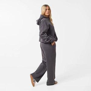 Conjunto de chándal holgado de lujo para mujer, sudadera de manga larga de lana de mezcla de algodón y joggers para el hogar o el estilo callejero - Product Image 6