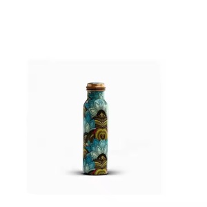 Bouteille d'eau en cuivre pur imprimé autocollant de style floral disponible avec des tailles personnalisées Bouteille d'avantages pour la santé disponible à la vente - Product Image 6