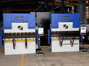 Máquina automática de freno de prensa <span class=keywords><strong>CNC</strong></span> de 160T/4000mm 3 + 1 eje con controlador Cybelec sincronizado para procesar acero inoxidable - Product Image 4