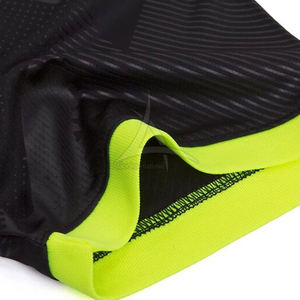 ชุดฟุตบอลผู้ชายแบบกำหนดเอง ทรงแอธเลติก น้ำหนักเบา ระบายอากาศได้ดี ผลิตจากโพลีเอสเตอร์ 100% พร้อมพิมพ์โลโก้ส่วนตัวสำหรับผู้ใหญ่ - Product Image 5