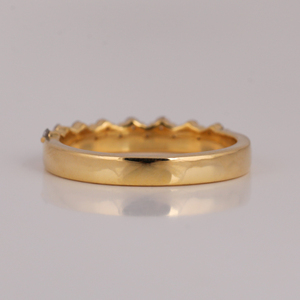 Bague de mariage de style classique en or massif 18KT avec diamant rond cultivé en laboratoire, cadeau d'anniversaire parfait pour les filles - Product Image 4