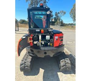 Pour excavatrice sur chenilles U55-4 (5,5T) ZERO SWING, moteur et boîte de vitesses Perkins haute efficacité avec pompe et moteur - Product Image 4