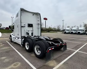 Camión Usado Convencional con Cabina Dormitorio 579, Semirremolque de Carga Pesada para Transporte Industrial y Logístico, Modelos 2022, 2023, 2024 - Product Image 3