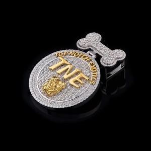 Colgante Circular de Plata 925 Personalizado con Incrustaciones de Moissanita VVS de 2.5 Pulgadas de Ancho - Product Image 3