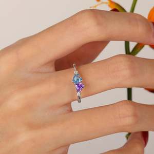 แหวนหมั้นเพชรซิคอนรูปหัวใจคู่แบบคลาสสิก Jeulia Custom - ชุบทอง - Product Image 5
