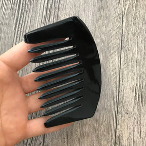 หวีเขาควายเป็นมิตรต่อสิ่งแวดล้อมช่วยบำรุงเส้นผมของคุณอย่างเป็นธรรมชาติด้วยเครื่องมือจัดแต่งทรงผมปลอดสารพิษที่ทนทานนี้ - Product Image 1