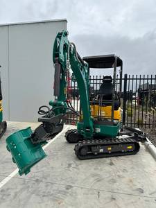 Livraison Gratuite FR18E-U Mini-Excavatrice Zéro Queue 1.8T Diesel 11.5 kW, Godet de 0.04 m³, Portée de Creusement de 3.91 m et Profondeur de 2.31 m - Product Image 1