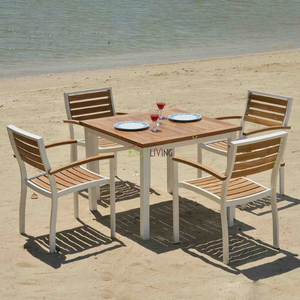 Ensemble table à manger et chaises en bois de teck Offre Spéciale pour l'extérieur idéal pour les réunions de famille ou les restaurants - Product Image 4