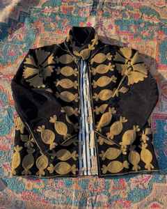 Chaqueta de invierno de terciopelo con bordado Suzani hecha a mano de la mejor calidad, Chaqueta corta Suzani para mujer, chaqueta Kantha acolchada corta de tamaño libre - Product Image 3