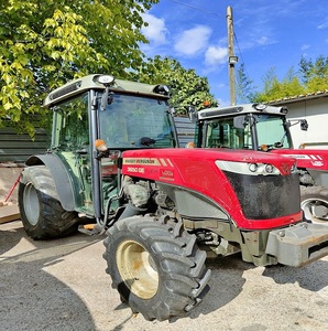 Tracteur Massey Ferguson 4X4 Diesel d'occasion de qualité supérieure Disponible dès maintenant En stock Livraison rapide et prix de gros - Product Image 3