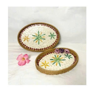 Bandeja cuadrada de ratán, bandeja rústica tejida a mano natural, ideal para cafés, resorts, hoteles y pedidos de exportación al por mayor sostenibles - Product Image 1