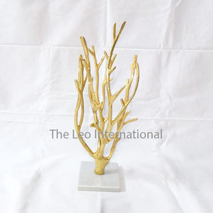 Ensemble de 3 sculptures en métal aluminium en forme de feuille plaquées or, style moderne, décoration d'intérieur de luxe - Product Image 5