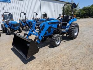 Tracteur utilitaire compact haute performance LS Tractor MT226E, petit tracteur agricole avec option de chargeur frontal pour l'agriculture - Product Image 2