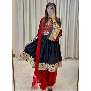 Robe traditionnelle afghane respirante de style moderne pour femmes Kuchi Tribal Ethnique Décoration plissée - Product Image 3