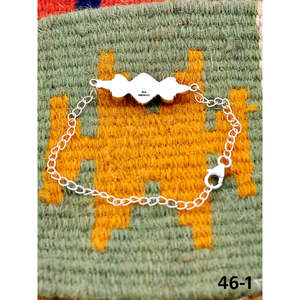 กำไลข้อมือลายเรขาคณิตตะวันตกเฉียงใต้ ทำมือ ซานตา มาเรีย ประดับด้วยหินบัฟฟาโลสีขาวและเทอร์ควอยซ์ สำหรับเป็นของขวัญ - Product Image 4