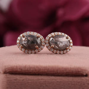 Boucles d'oreilles en or jaune 14 carats avec diamants ovales taillés sel et poivre, sertis halo, fabriqués en laboratoire, bijoux d'anniversaire pour femme - Product Image 1