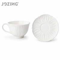 Ensemble de tasses à café et soucoupes en céramique blanche de luxe en gros, tasses à thé en porcelaine gaufrée pour hôtels, restaurants et maisons
