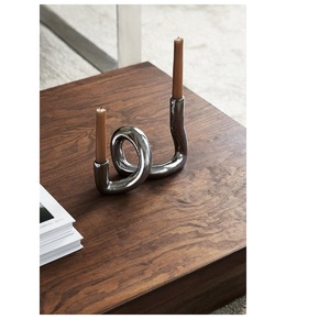 Bougeoir en laiton et aluminium sur mesure, fait main, finition haut de gamme, style moderne, décoration d'intérieur haut de gamme - Product Image 3