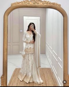 นักออกแบบล่าสุดการลําดับการเย็บปักถักร้อยเทียม Georgette ทํางานชุด Sharara โดย Fab Zone - Product Image 2