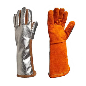 Meilleure performance Gants de soudage aluminisés en cuir de vachette fendu Gants de barbecue résistants aux flammes pour la construction et la lutte contre les incendies - Product Image 3