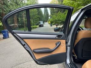 BMW 330I ZHP SEDÁN USADO 2005, Volante a la Izquierda/Derecha - Product Image 3