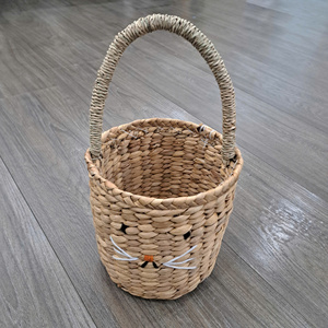 Panier en jacinthe d'eau en forme de lapin mignon avec poignée pour le rangement des fruits des enfants et l'organisation de la maison - Product Image 1